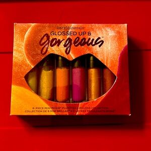 6 piece mini Moxie Plumping Lip Gloss
NEW IN BOX